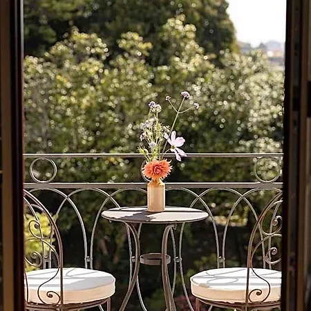 Alojamento de Acomodação e Pequeno-almoço Casa Camelia 4*